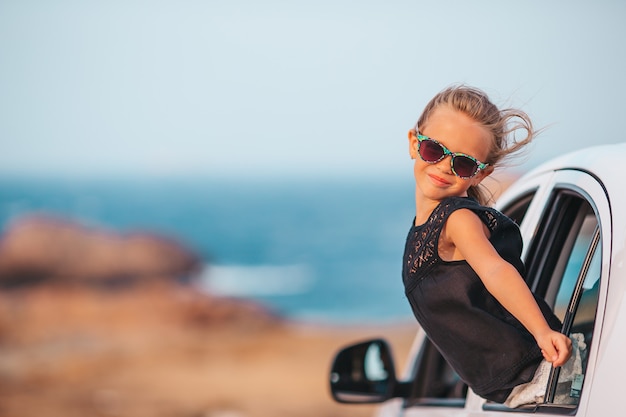 Famille en vacances. Vacances d'été et concept de voyage en voiture