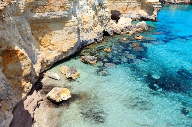 Faraglioni à Torre Sant Andrea Italie