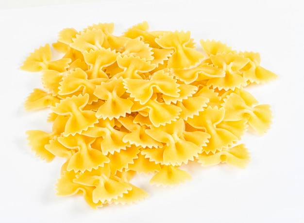 Farfalle pâtes isolées