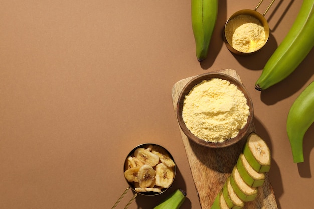 La farine de banane est un concept de cuisson de nourriture savoureuse.