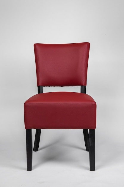 Fauteuils avec assise en cuir rouge