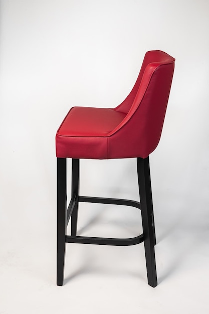 Fauteuils avec assise en cuir rouge