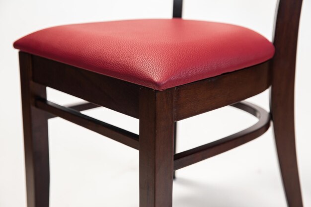 Photo fauteuils avec assise en cuir rouge