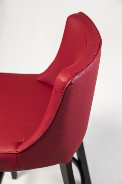 Fauteuils avec assise en cuir rouge