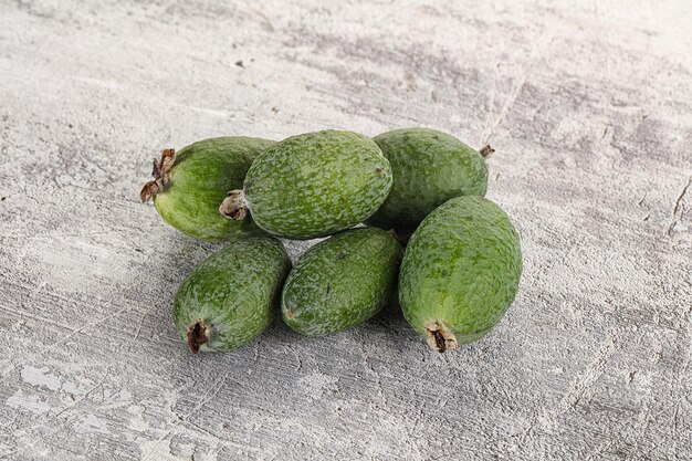 Feijoa exotique mûr et sucré