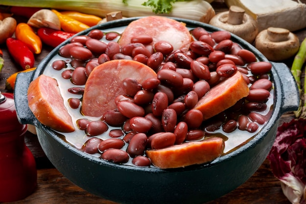 Feijoada aux haricots violets