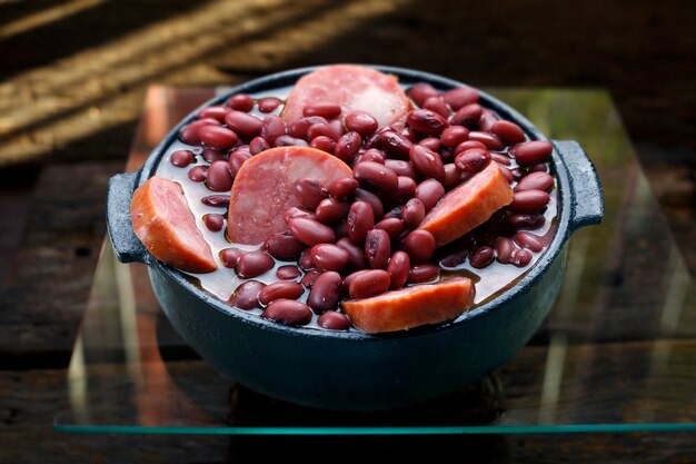 Feijoada aux haricots violets