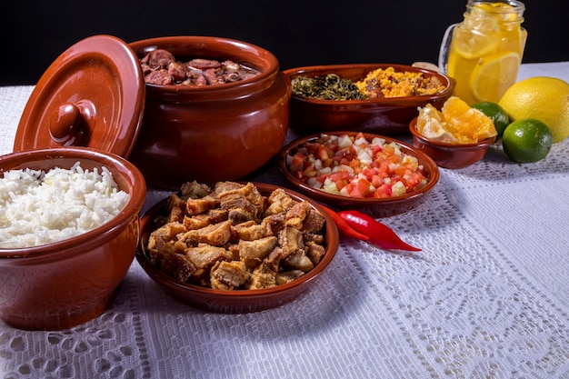 Feijoada, la tradition de la cuisine brésilienne et la cuisine typique.