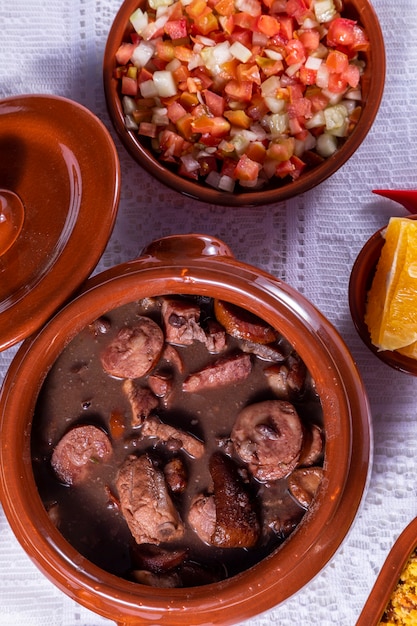 Feijoada, la tradition de la cuisine brésilienne.