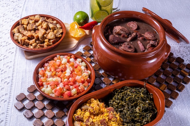 Photo feijoada, la tradition de la cuisine brésilienne.