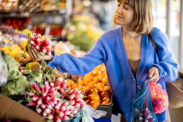 femme, achats, nourriture, à, marché