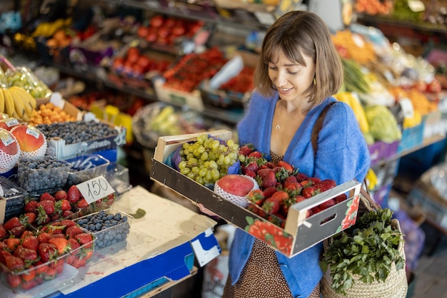 femme, achats, nourriture, à, marché