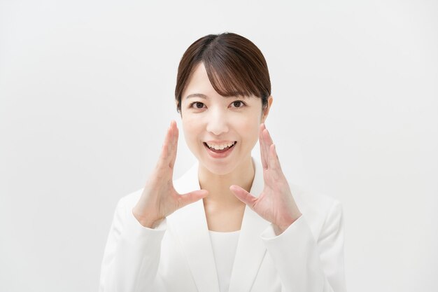 Femme D'affaires Asiatique Dans Une Pose De Joie Avec Sourire