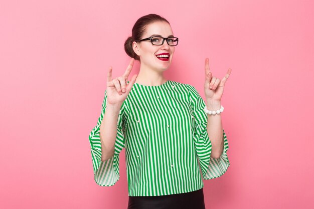 Femme d'affaires avec un chignon