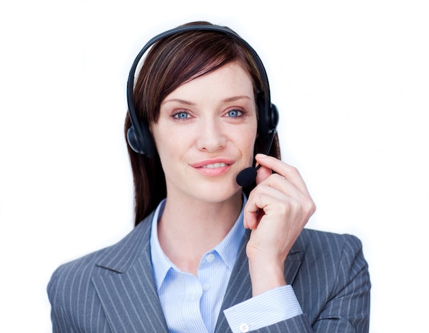 Femme d&#39;affaires grave avec casque