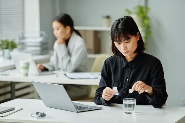 femme affaires, prendre, fizzing, tablette