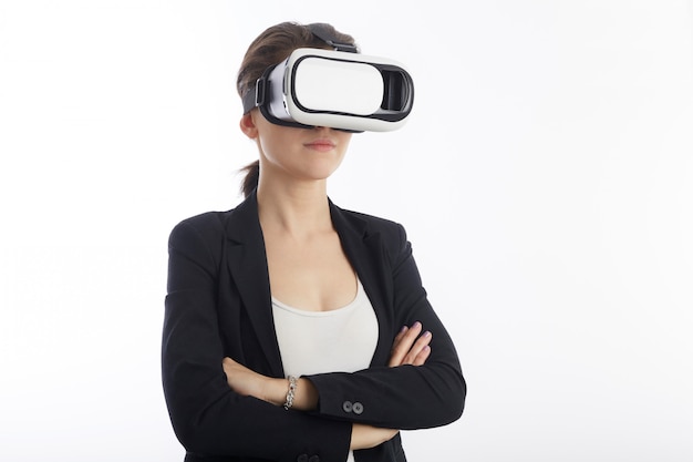 Femme appréciant la réalité virtuelle