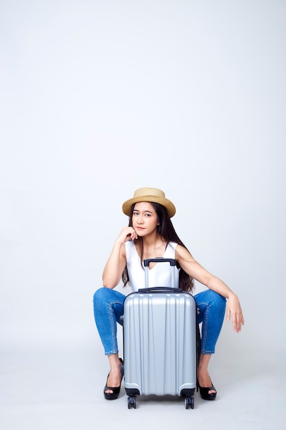 Femme asiatique, à, valise, clair