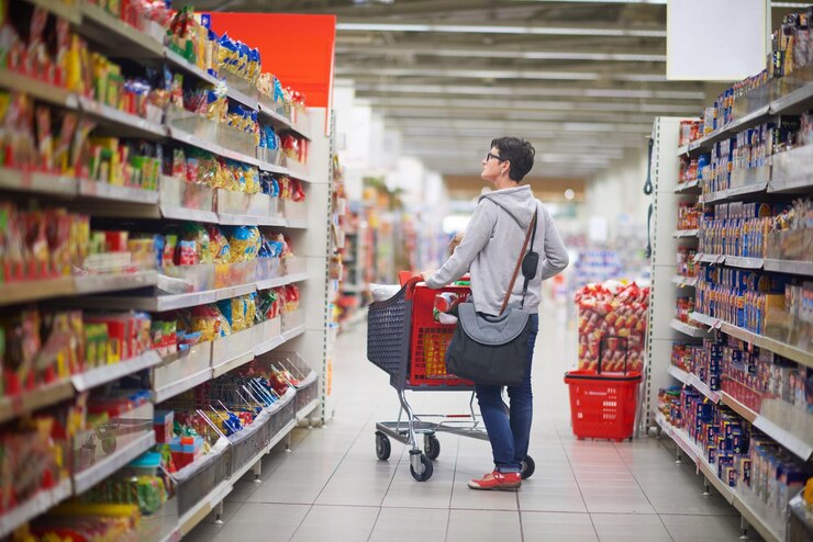 femme au supermarché