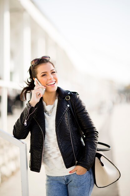 Femme au téléphone