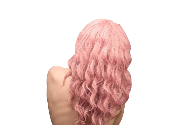 Photo femme aux cheveux roses et bouclés