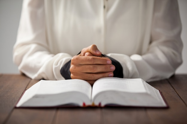 Femme, bible