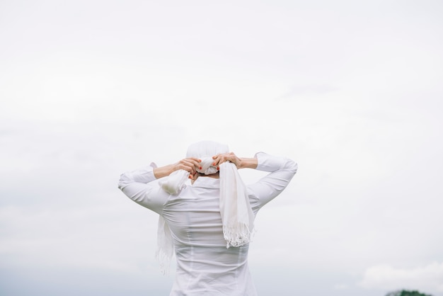 Femme, blanc, foulard