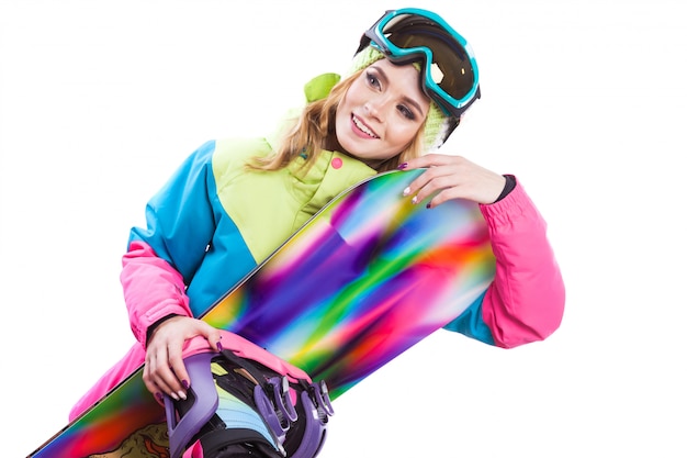 Femme blonde tenir snowboard