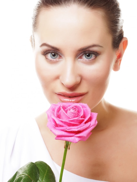 Femme, à, bouquet roses roses