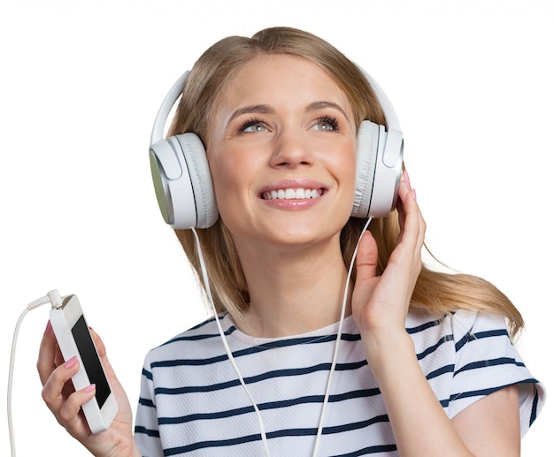 Femme avec un casque d'écoute de musique