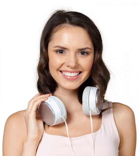 Femme avec un casque d&#39;écoute de musique