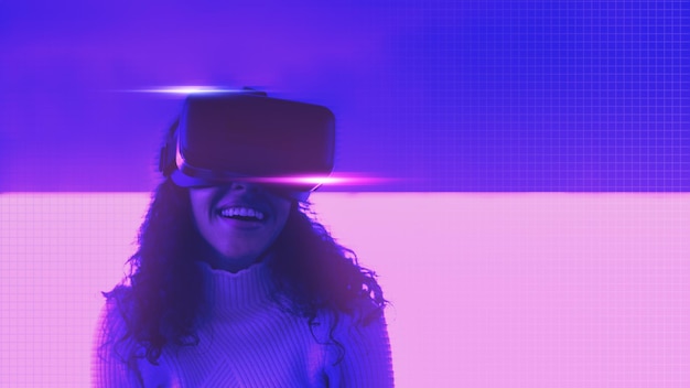 Femme dans des lunettes VR hologramme métaverse Les femmes utilisent des lunettes de réalité virtuelle VR et des expériences du monde virtuel métaverse pour l'avenir des affaires Concept de technologie métaverse