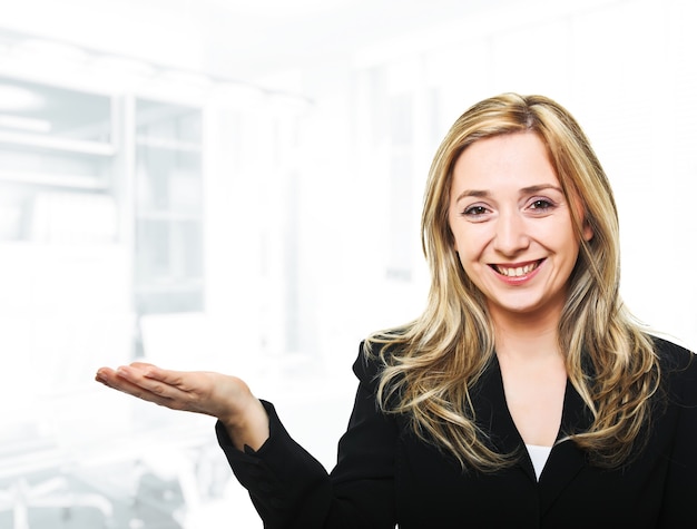 femme, dans, montrer, pose, et, bureau, fond