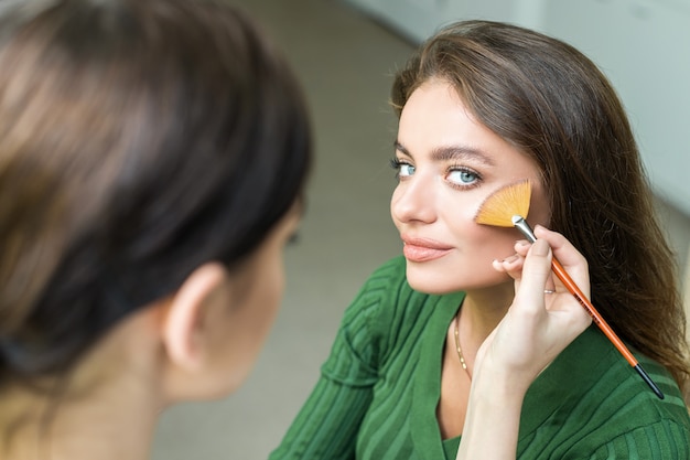 Femme, demande, cosmétique