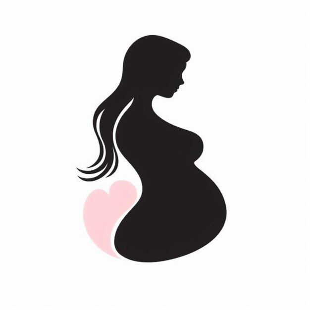 une femme enceinte aux cheveux longs et un cœur dans son ventre