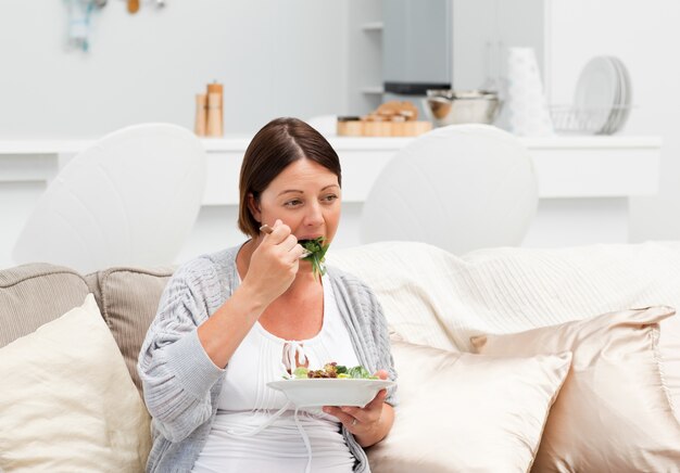 Femme enceinte, manger des légumes