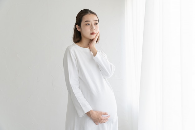 Femme enceinte, sentiment, mal tête