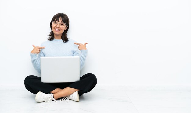 Femme sur fond isolé