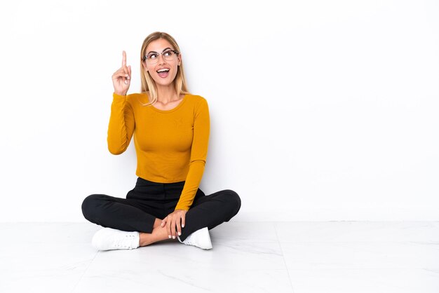 femme sur fond isolé