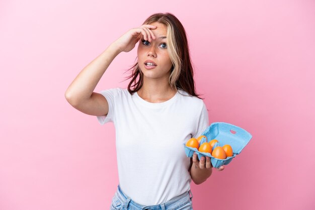 femme sur fond isolé