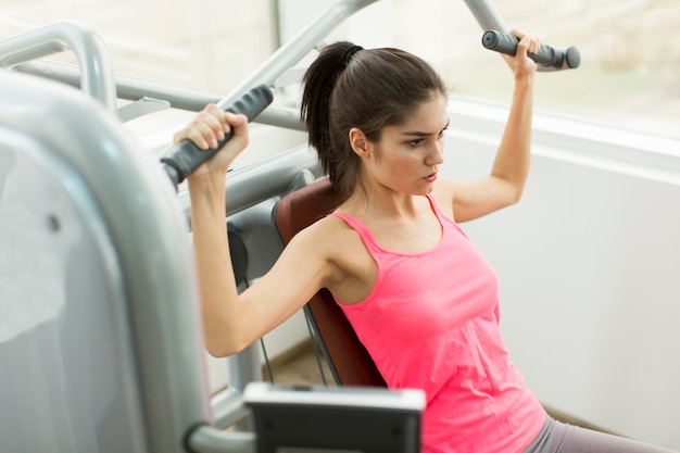 Femme, formation, gymnase