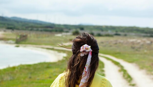 Femme heureuse à la mer