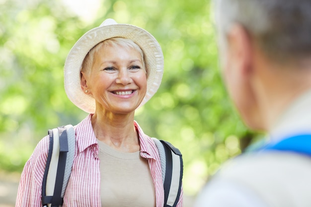 Femme heureuse, sourire, à, homme