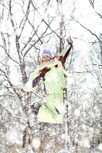 Photo femme en hiver