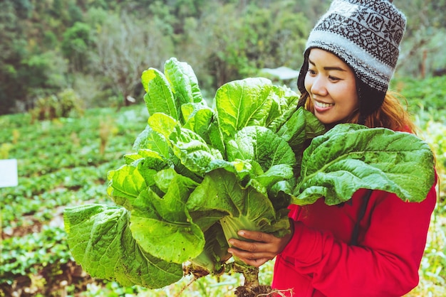 femme jardinier asiatique