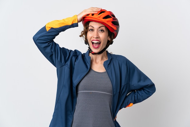 Femme jeune cycliste