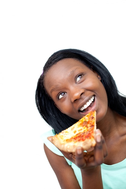 Femme joyeuse, manger une pizza