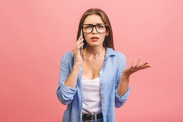 Femme, à, lunettes, poser, dans, studio