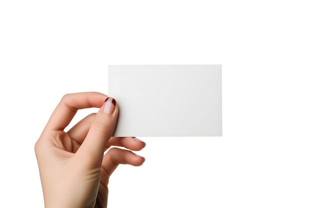 Femme à la main tenant une carte de visite blanche sur fond blanc