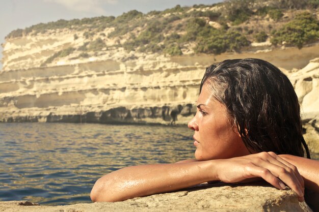 femme à la mer